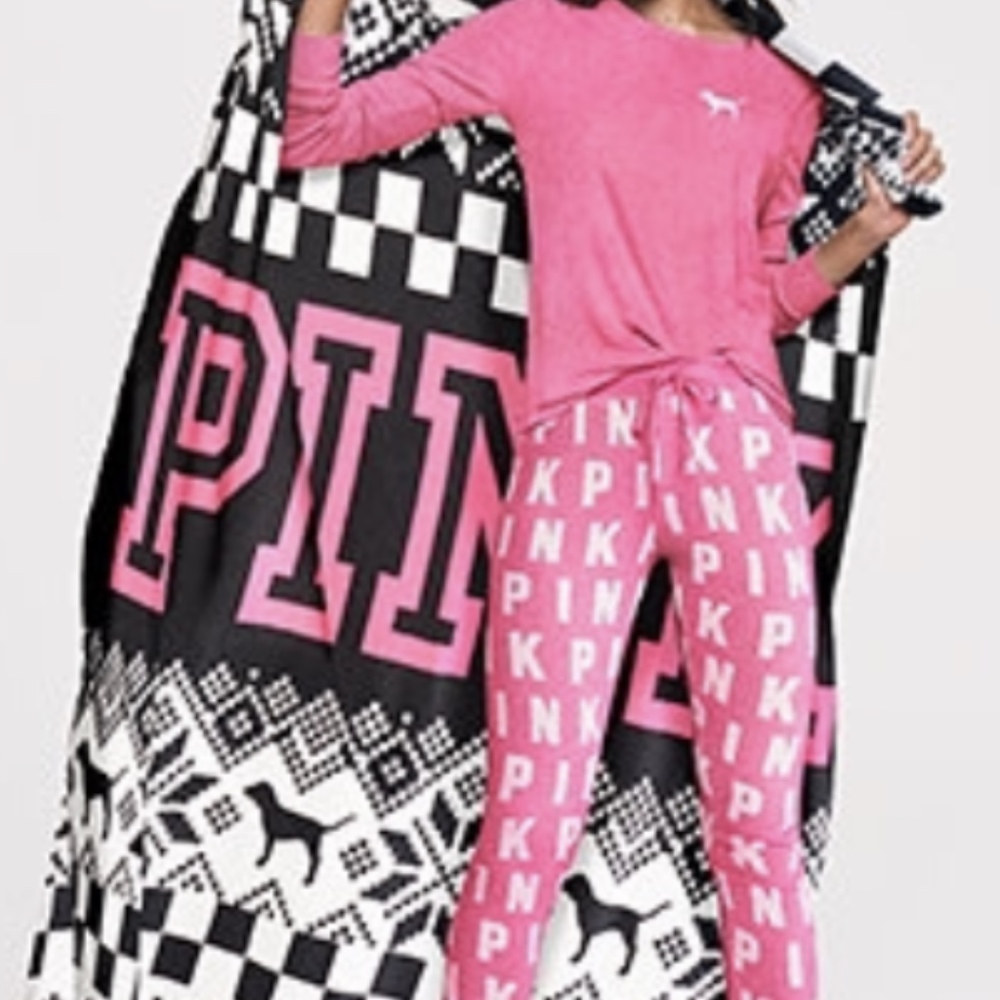 Victoria's Secret Pink Plush 2018 "Cozy Blanket"